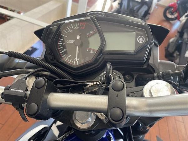ヤマハ MT-25 高速道路も走行可能なことから、幅広いシチュエーションで、ライディングの楽しさを味わえます 7