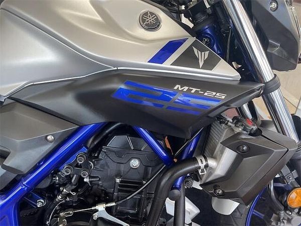 ヤマハ MT-25 高速道路も走行可能なことから、幅広いシチュエーションで、ライディングの楽しさを味わえます 8