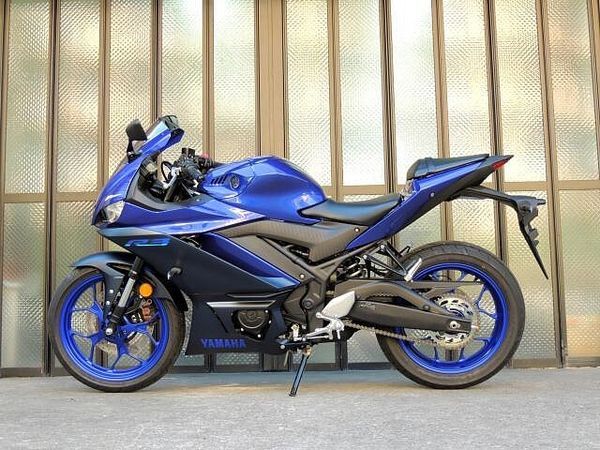 ヤマハ YZF-R3 在庫売り尽くしキャンペーン実施中! 4