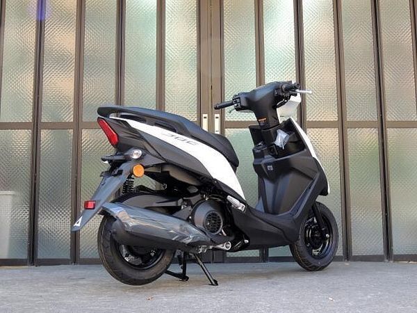 ヤマハ ジョグ125 コスパ・デザイン・軽さがいいね! 5