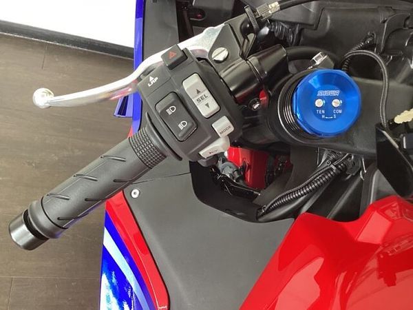 ホンダ CBR600RR 10