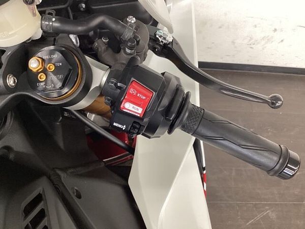 ヤマハ YZF-R1 9
