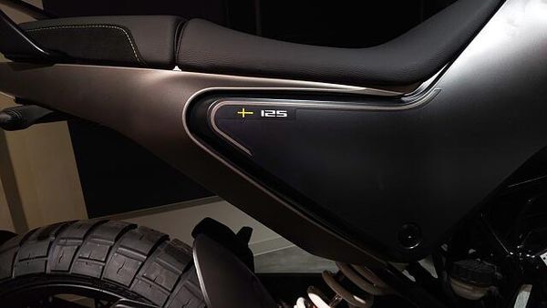 ハスクバーナ SVARTPILEN 125 店頭現車無し、要取り寄せ車両。 4