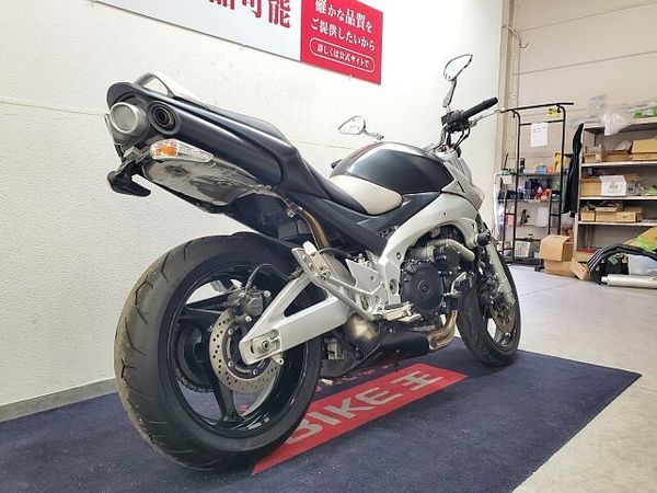 スズキ GSR400 GSR400 2006年モデル アグラス製エンジンスライダー リヤフェンダーレス仕様 5