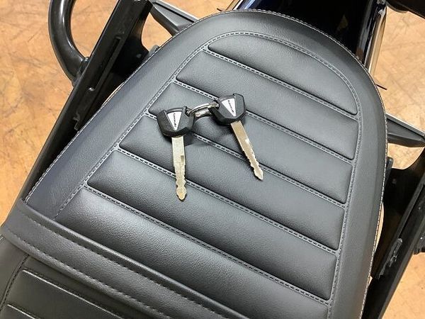 カワサキ Z900RS Z900RS リアキャリア オーバーレーシング製ステップ デイトナ製USB電源 ステーター 10