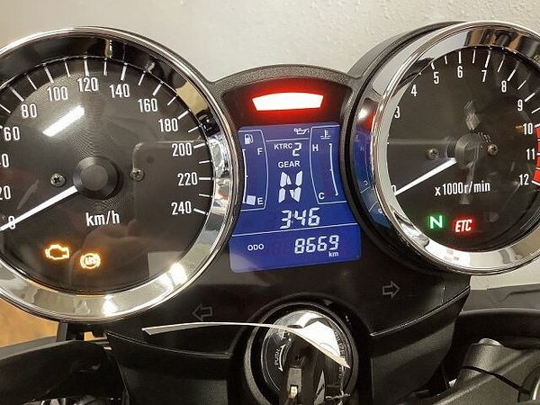 カワサキ Z900RS Z900RS 2021年モデル ドライブレコーダー エンジンスライダー装備 ハンドルカスタ 10