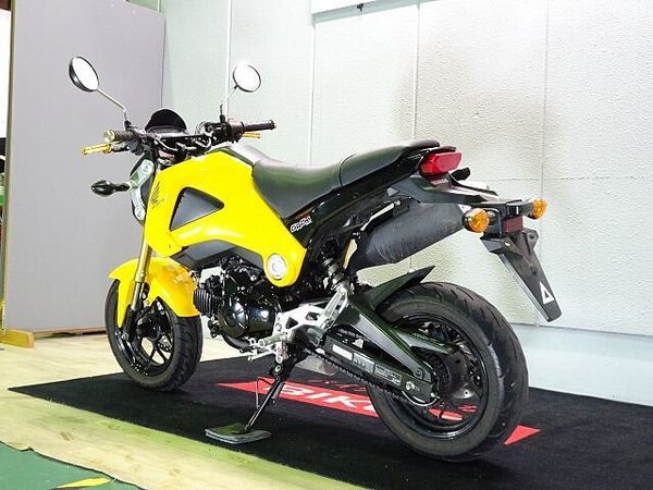ホンダ グロム GROM(グロム) 2013年モデル/HURRICANEハンドル/オーバーレーシングステッ 6