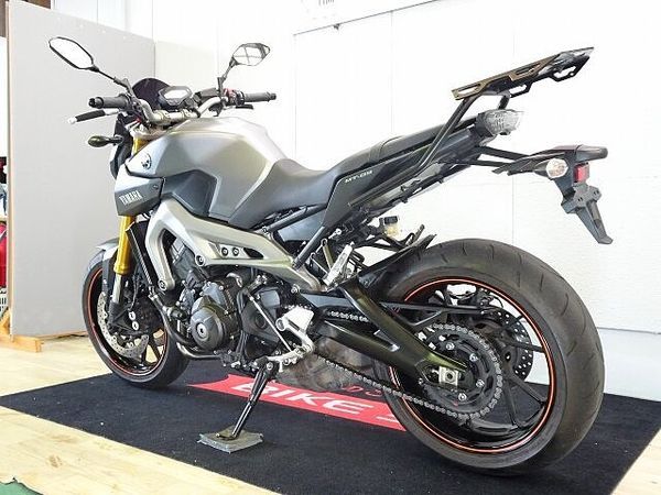 ヤマハ MT-09 【マル得】MT-09 ABS 2014年モデル/カスタムスクリーン/リアキャリア装備 6