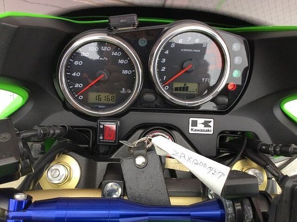 カワサキ ZRX1200R ZRX1200DAEG フェンダーレス・エンジンスライダーなどカスタム多数 7