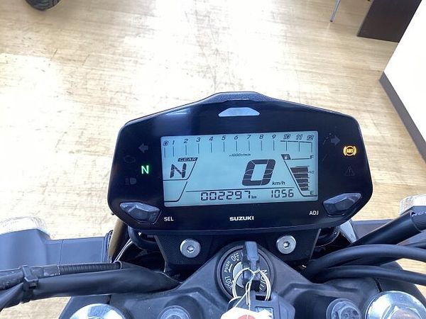 スズキ ジクサー 150 ジクサー150 ツーリングから日常使いまで幅広く使える優しい1台 9