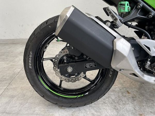 カワサキ ニンジャ 250 【7月限定価格】NINJA250【マル得】2023年モデル/フェンダーレス/カスタムグリッ 4