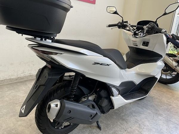 ホンダ PCX125 PCX 2023年モデル/リアボックス付き 4
