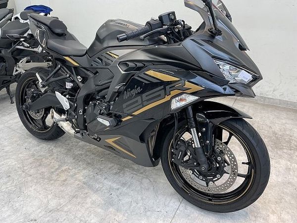 カワサキ ZX-25R Ninja ZX-25R SE【マル得】2022年モデル/フェンダーレス/エンジンスライダ 2