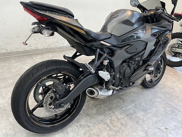 カワサキ ZX-25R Ninja ZX-25R SE【マル得】2022年モデル/フェンダーレス/エンジンスライダ 3