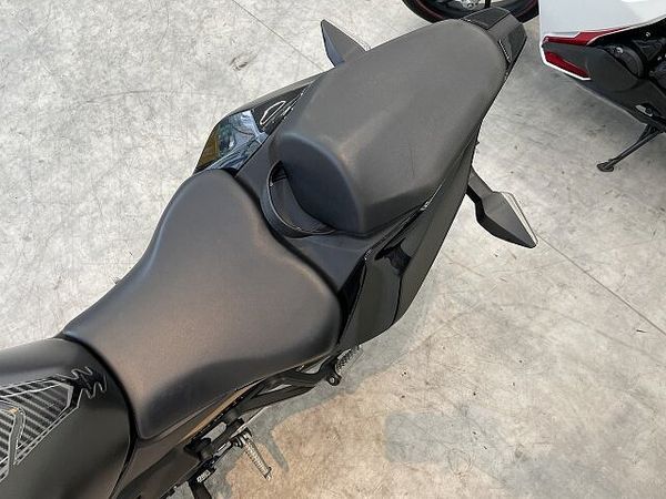 カワサキ ZX-25R Ninja ZX-25R SE【マル得】2022年モデル/フェンダーレス/エンジンスライダ 5