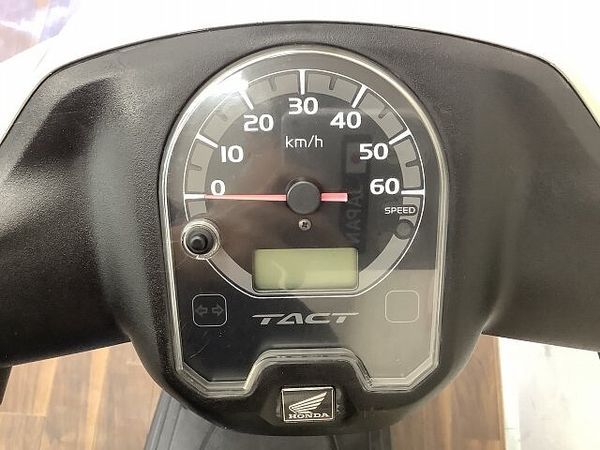 ホンダ タクト ベーシック タクト・ベーシック 燃料計・時計付きのメーター等日常の使いやすさを追究したスタンダードスク 5