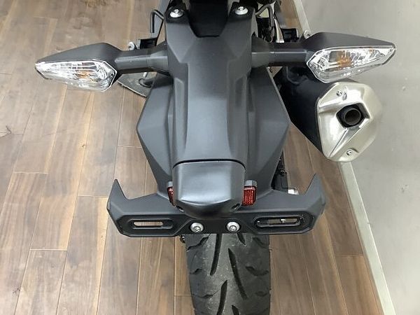 カワサキ ニンジャ 250 ニンジャ250 NINJAシリーズでは珍しいレッドカラーが目を惹く2022年モデル! 10