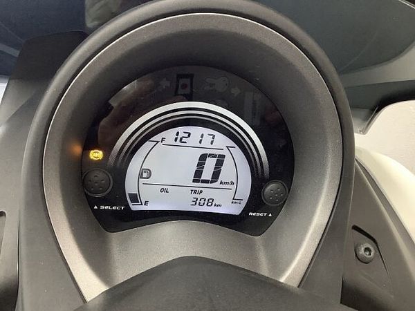 ヤマハ NMAX NMAX スポーツスクーターとしての存在感と走りを具現化させた1台!距離も浅めでこれから長 5