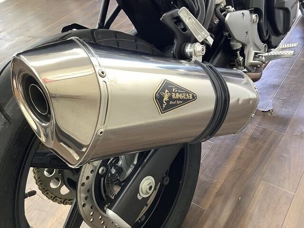 スズキ SV650 SV650 トレリスフレームの綺麗な造形とVツインのトルク感が特徴のミドルクラスネイキッド 6