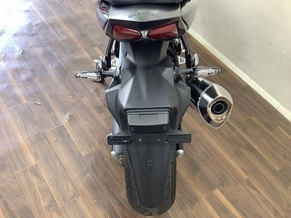 スズキ SV650 SV650 トレリスフレームの綺麗な造形とVツインのトルク感が特徴のミドルクラスネイキッド 8