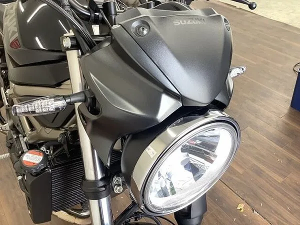 スズキ SV650 SV650 トレリスフレームの綺麗な造形とVツインのトルク感が特徴のミドルクラスネイキッド 10