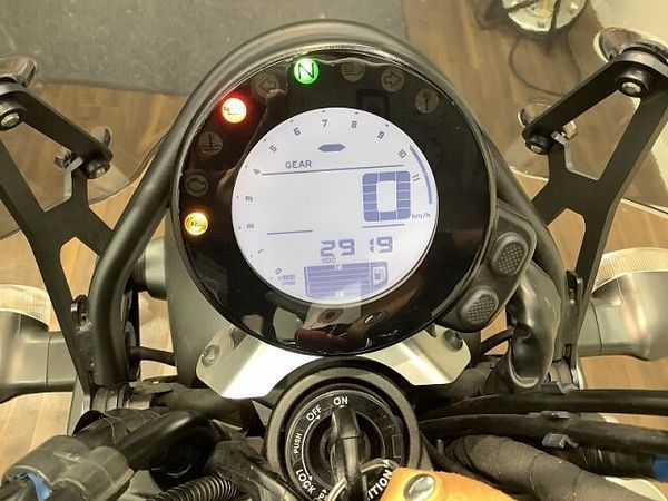 ヤマハ XSR700 【マル得】★XSR700★ ネオクラシカルの美しい造形にハイパワーエンジンを積んだミドルク 4