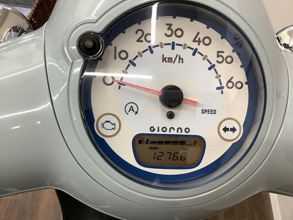 ホンダ ジョルノ ジョルノ 大き目のヘッドライトと低めのシート高設計で乗り易さ満点!レトロで可愛いデザインで 4