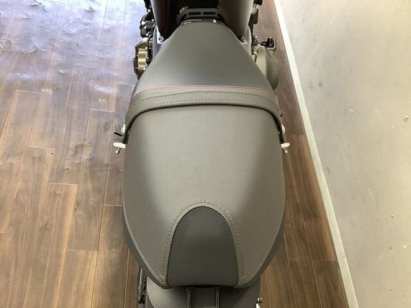 ヤマハ XSR900 XSR900 大型バイクの迫力も兼ね備えたネオレトロの皮を被った狼!安心の赤キー付属! 4