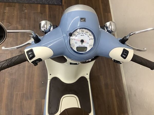 ホンダ ジョルノ ジョルノ 曲線を基調にしたレトロなフォルムに定評ある1台!綺麗なボニーブルーのデラックス♪ 7