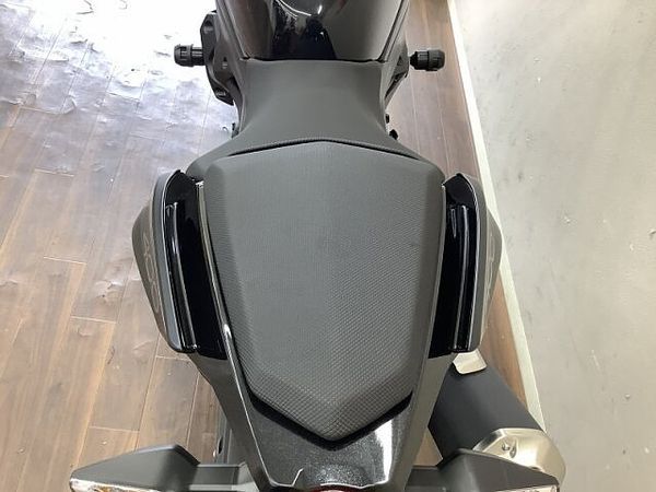 カワサキ Z400 Z400 ”Sugomi"を具現化させた力強い造形とパワーを秘めた中型ネイキッド!エンジン 6