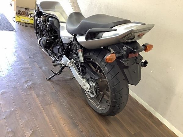ホンダ CB400スーパーフォア CB400スーパーフォア ブラウンゴールドのリムとマットシルバーのコントラスト美しい202 8