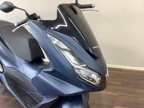 ホンダ PCX125 【マル得】PCX125 フロントABS・トラクションコントロールなど機能面も充実させたJK 4