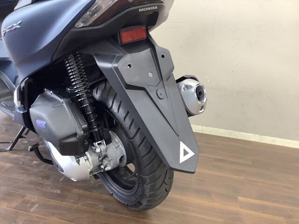 ホンダ PCX125 【マル得】PCX125 フロントABS・トラクションコントロールなど機能面も充実させたJK 9