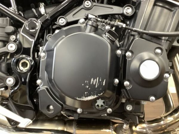カワサキ Z900RS Z900RS ブラックアウトされた車体にモノストライプがアクセントな2024年モデル!ワン 10