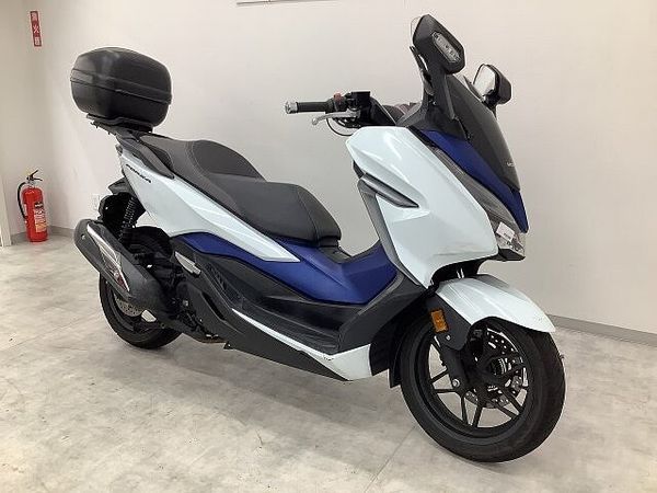 ホンダ フォルツァ(MF06) FORZA リアボックス・2018年モデル 大容量トランクで日常?ツーリングまで幅広く対応 3