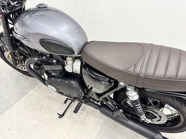トライアンフ BONNEVILLE T120 ボンネビルT120 2023年モデル・キャリア・リアBOX付き 8