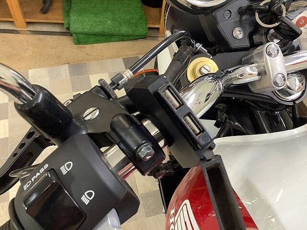 ホンダ CB400スーパーフォア CB400スーパーフォア ABS レバー・エンジンガード・USBポート装備 7