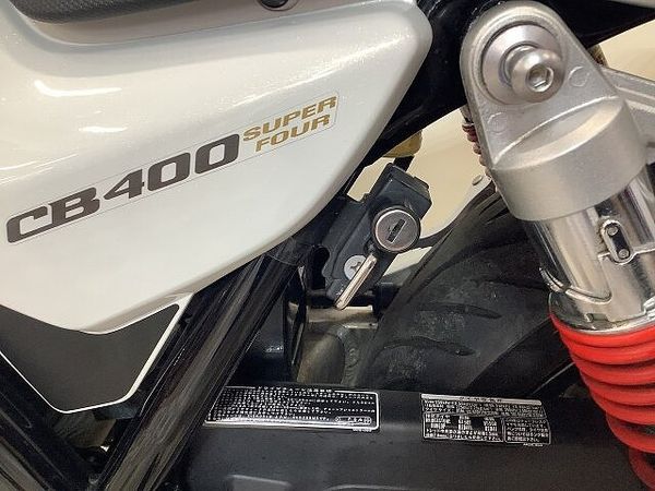 ホンダ CB400スーパーフォア CB400スーパーフォア ABS レバー・エンジンガード・USBポート装備 9