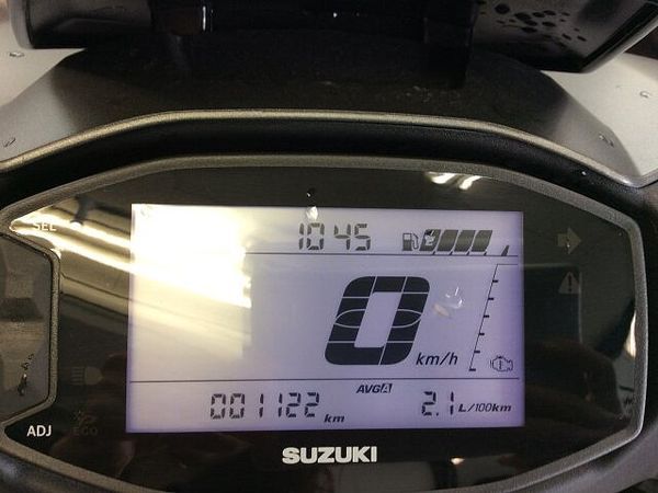 スズキ アヴェニス125 AVENIS 125【力強い加速と優れた燃費性能を両立した1台!】 9