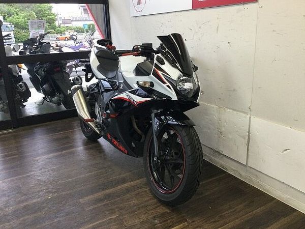 スズキ GSX250R GSX250R【日常の扱いやすさとスタイリッシュさを兼ね揃えた1台!】 4