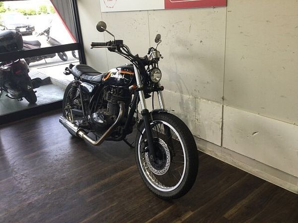 カワサキ 250TR 250TR【ヴィンテージバイクを彷彿させるデザインが魅力の1台!】!! 2
