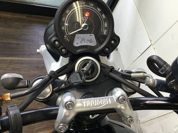 トライアンフ STREET TWIN Street Twin 2020年モデル 9