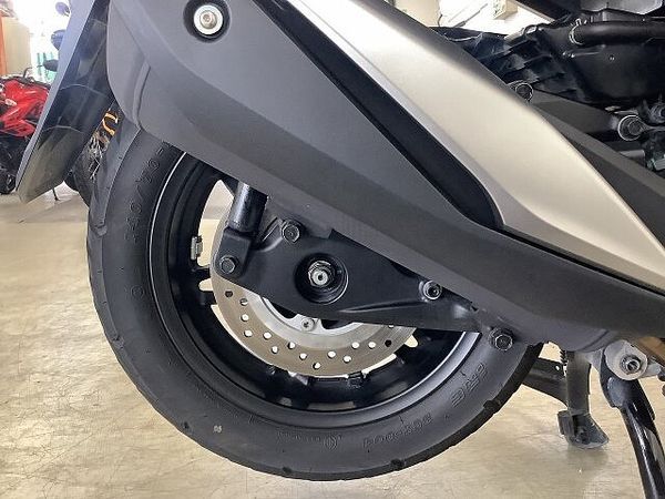 ホンダ フォルツァ(MF06) フォルツァ-5 「力強さ」、「オシャレさ」、「快適さ」、数多の顔を見せてくれる新世代ビッグ 9