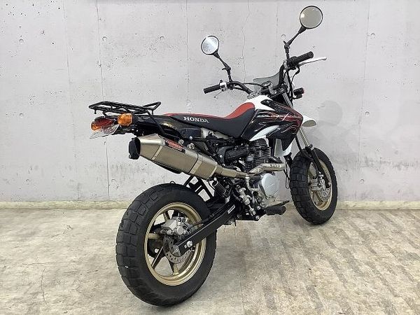 ホンダ XR100R(競技用) 【スピード納車】XR100モタード JMCA認証ヨシムラサイクロンマフラー! リアキャリア 4