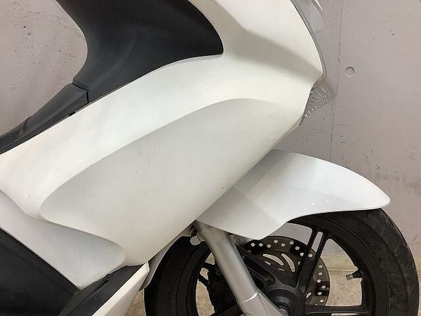 ホンダ PCX150 PCX150 JMCA認証ヨシムラマフラー! リアボックス装備! カスタムシート! 4
