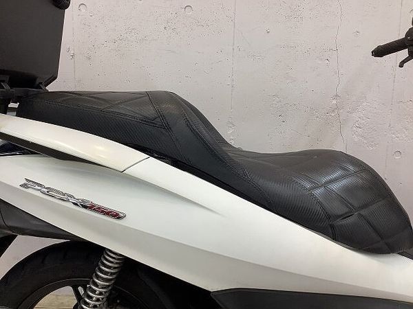 ホンダ PCX150 PCX150 JMCA認証ヨシムラマフラー! リアボックス装備! カスタムシート! 7