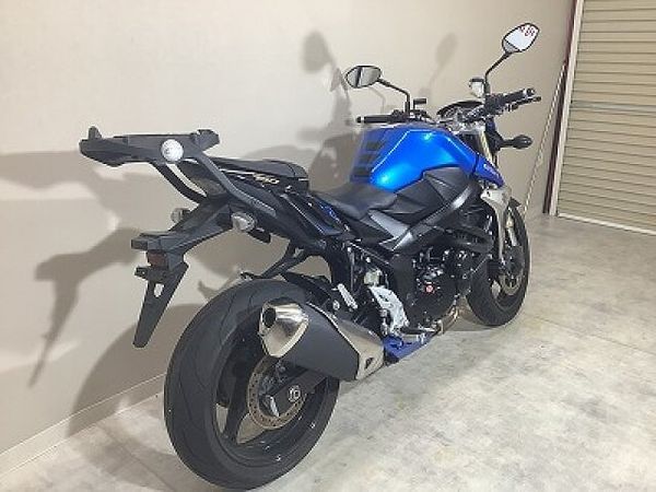 スズキ GSR750 GSR750 2012年モデル/リアキャリア装備/ヘルメットホルダー/純正スペアキーあり 4