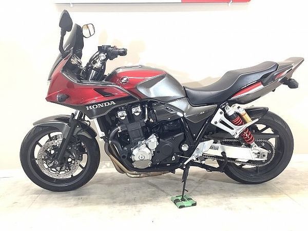 ホンダ CB1300スーパーボルドール CB1300スーパーボルドール ヤマモトレーシング製マフラー フレームスライダー装備 AB 4