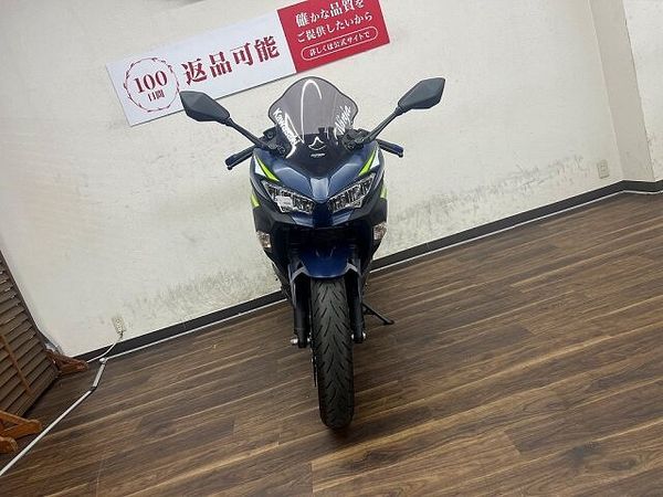 カワサキ ニンジャ 400 NINJA400 2022年モデル スペアキーありマルチバー、USBポート装備スクリーン、 7