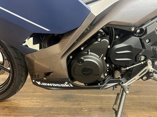 カワサキ ニンジャ 400 NINJA400 2022年モデル スペアキーありマルチバー、USBポート装備スクリーン、 8